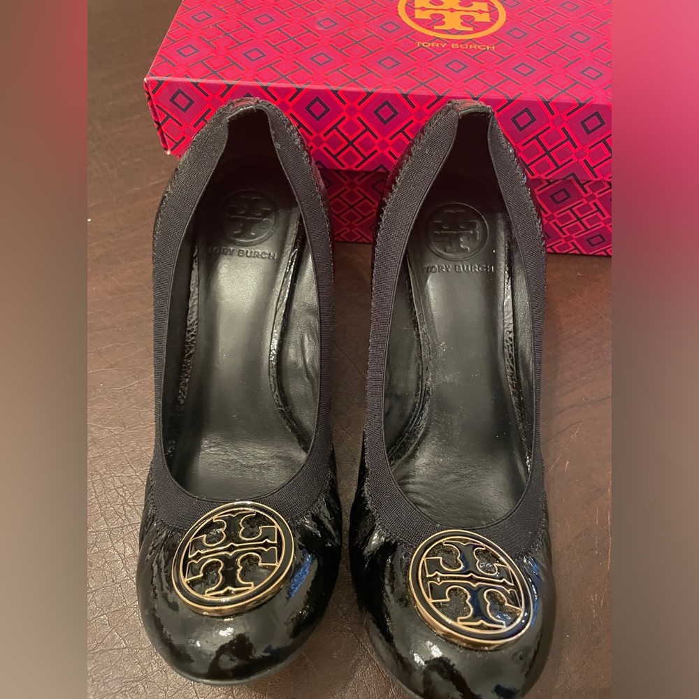 Tory Burch black wedge heels Size 8.5